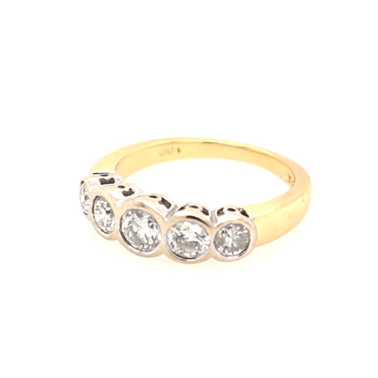 Pre Owned 18ct 5 Stone Diamond Ring ZX95 Pre Owned 18ct 5 Stone Diamond Ring ZX95